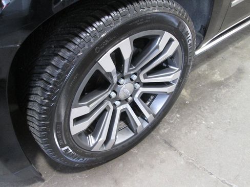 Used 2017 GMC Yukon XL Denali w/ Open Road Package image 38