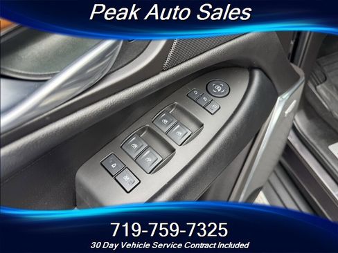 Used 2017 Cadillac Escalade Luxury image 12