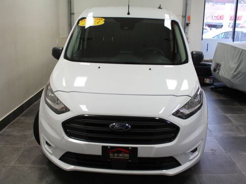 Used 2023 Ford Transit Connect XLT image 2