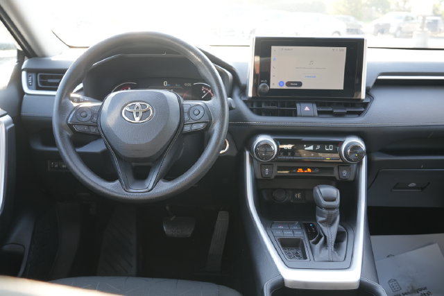 Used 2025 Toyota RAV4 XLE FWD image 18