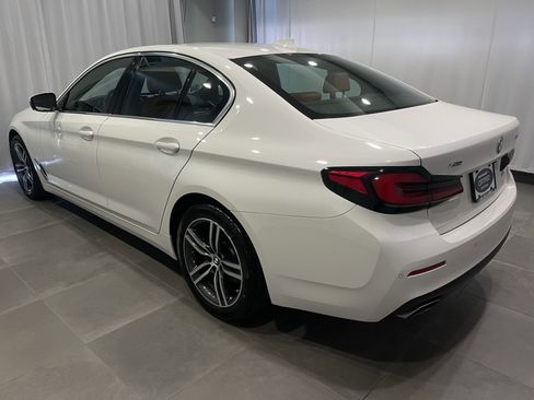 Certified 2023 BMW 530i xDrive w/ Convenience Package AWD/4WD image 4