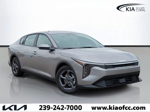New 2026 Kia K4 FWD image 1