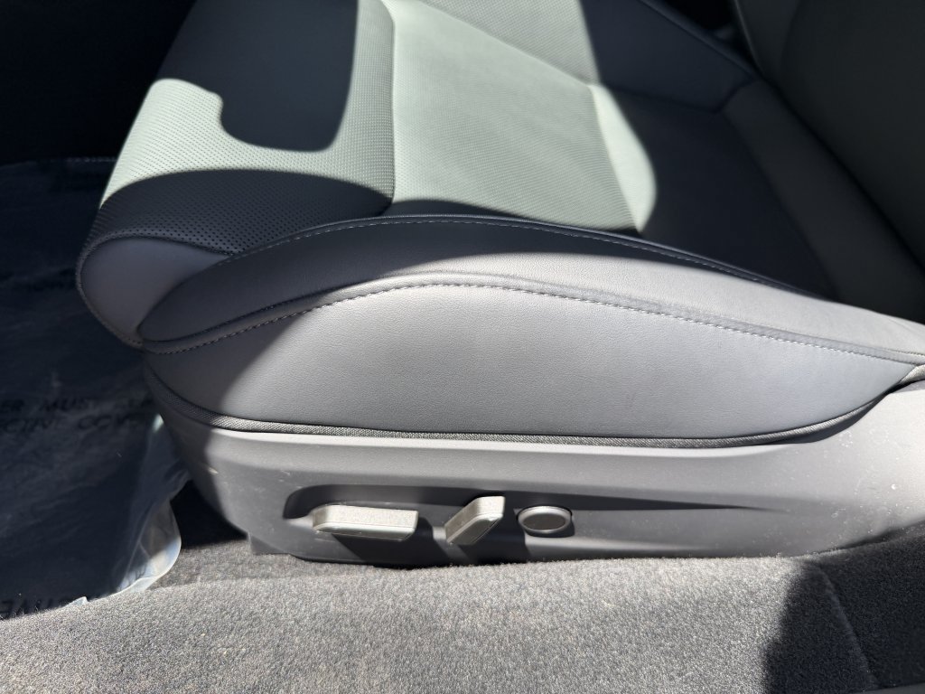 Used 2025 Tesla Model 3 Performance AWD/4WD image 36
