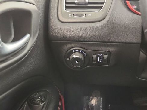 Used 2018 Jeep Compass Trailhawk w/ Cold Weather Group AWD/4WD image 20