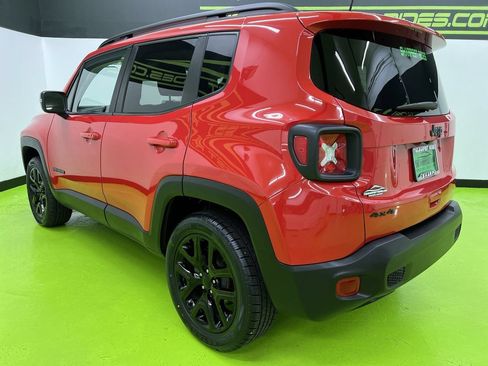 Used 2023 Jeep Renegade Altitude AWD/4WD image 7
