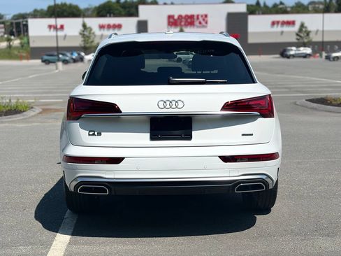 Used 2023 Audi Q5 2.0T Premium w/ Convenience Package AWD/4WD image 5