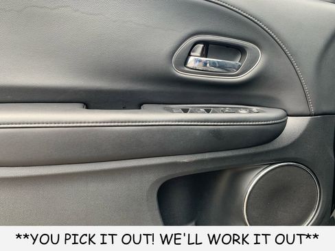 Used 2021 Honda HR-V EX-L image 11