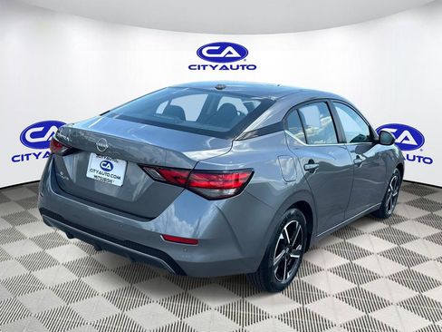 Used 2025 Nissan Sentra SV image 3