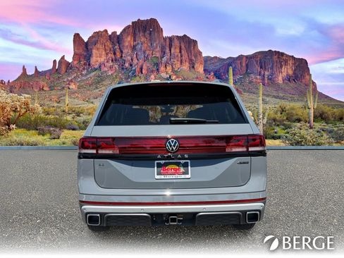 New 2026 Volkswagen Atlas Peak Edition AWD/4WD image 7
