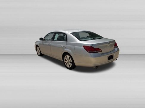 Used 2008 Toyota Avalon XLS FWD image 6