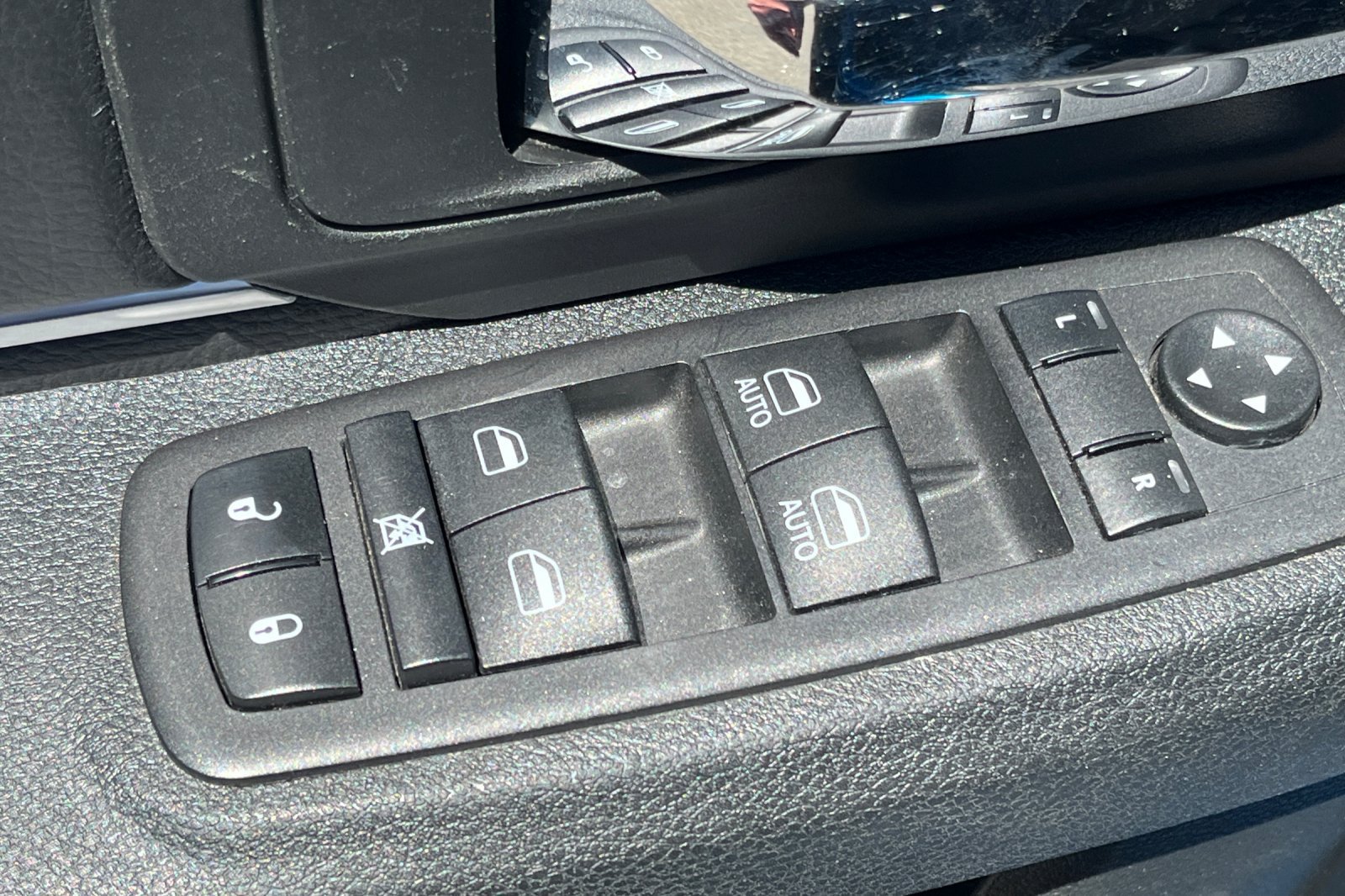 Used 2024 RAM 1500 Warlock AWD/4WD image 18