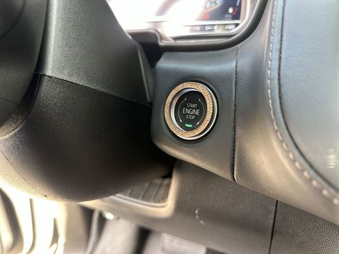 Used 2024 Chevrolet Suburban High Country image 17