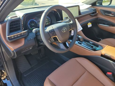 New 2026 Toyota Crown Signia XLE image 17