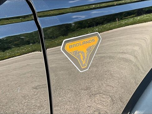 Used 2024 Ford Bronco Badlands image 18