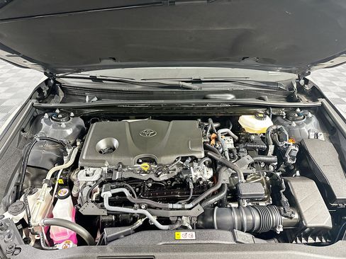 Used 2025 Toyota Camry SE image 34