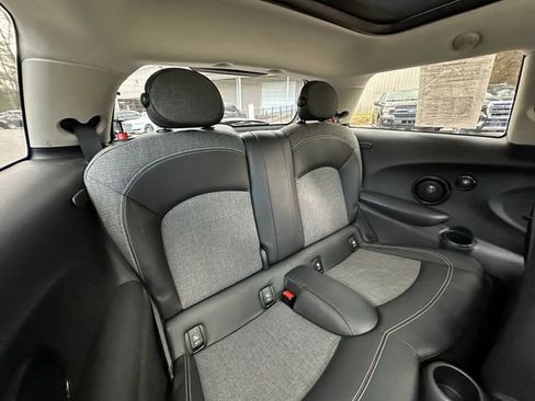 Used 2015 MINI Cooper 2-Door Hardtop image 32