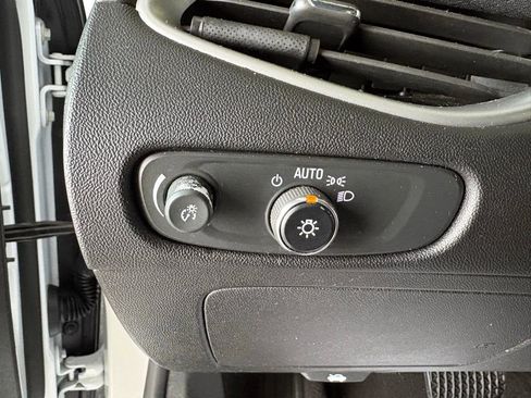 Used 2024 Chevrolet Malibu LT image 21