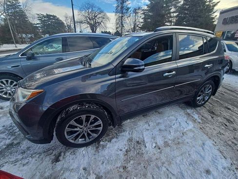 Used 2018 Toyota RAV4 Limited image 34