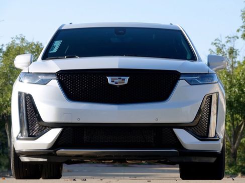 Used 2021 Cadillac XT6 Sport image 16