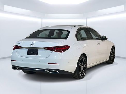 Used 2025 Mercedes-Benz C 300 Sedan image 9