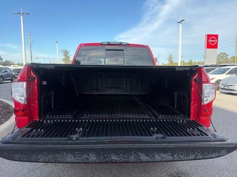 Certified 2021 Nissan Titan SV image 10