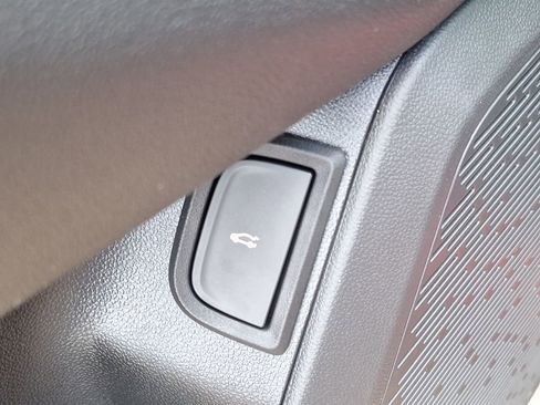 New 2026 Chevrolet Equinox ACTIV w/ Convenience Package III image 16