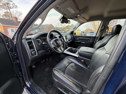 Used 2017 RAM 1500 Laramie w/ Convenience Group AWD/4WD image 17