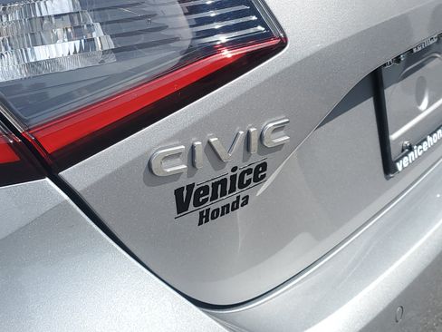 Used 2022 Honda Civic Sport Touring image 12