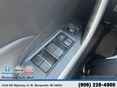 Used 2025 Toyota RAV4 XLE AWD/4WD image 23