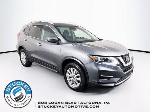 Used 2020 Nissan Rogue SV image 1