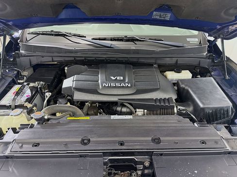 Used 2018 Nissan Titan SV w/ SV Convenience Package image 30