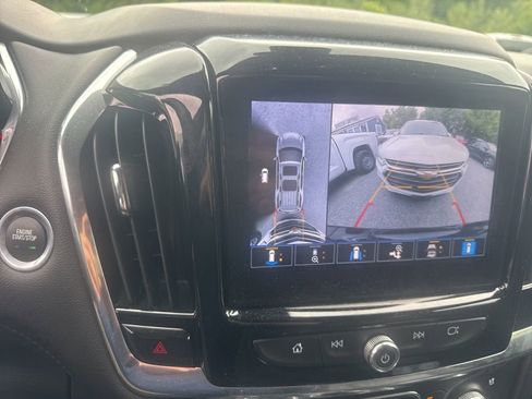 Used 2023 Chevrolet Traverse High Country w/ LPO, Cargo Package AWD/4WD image 28