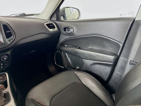 Used 2018 Jeep Compass Latitude w/ Popular Equipment Group image 27