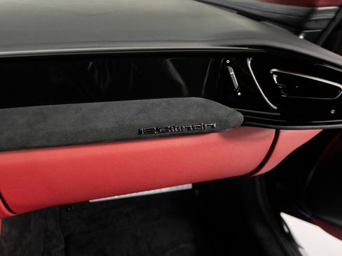 Certified 2025 Ferrari 12Cilindri RWD image 34