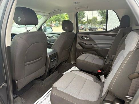 Used 2021 Chevrolet Traverse LT w/ LPO, Black Accent Package AWD/4WD image 15