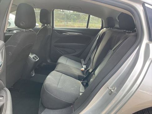 Used 2018 Buick Regal Preferred image 22