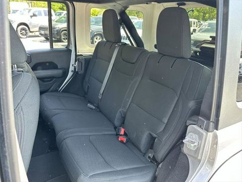 Certified 2020 Jeep Wrangler Unlimited Sahara AWD/4WD image 14