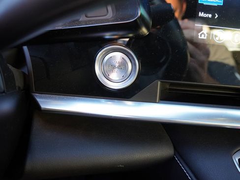 Certified 2022 Chevrolet Corvette Stingray Coupe w/ Engine Appearance Package image 25