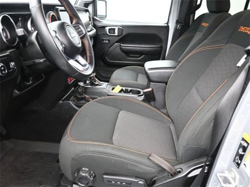 Used 2023 Jeep Gladiator Mojave image 9