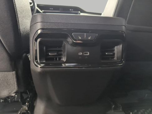 Used 2023 GMC Sierra 1500 AT4 w/ AT4 Premium Package AWD/4WD image 22