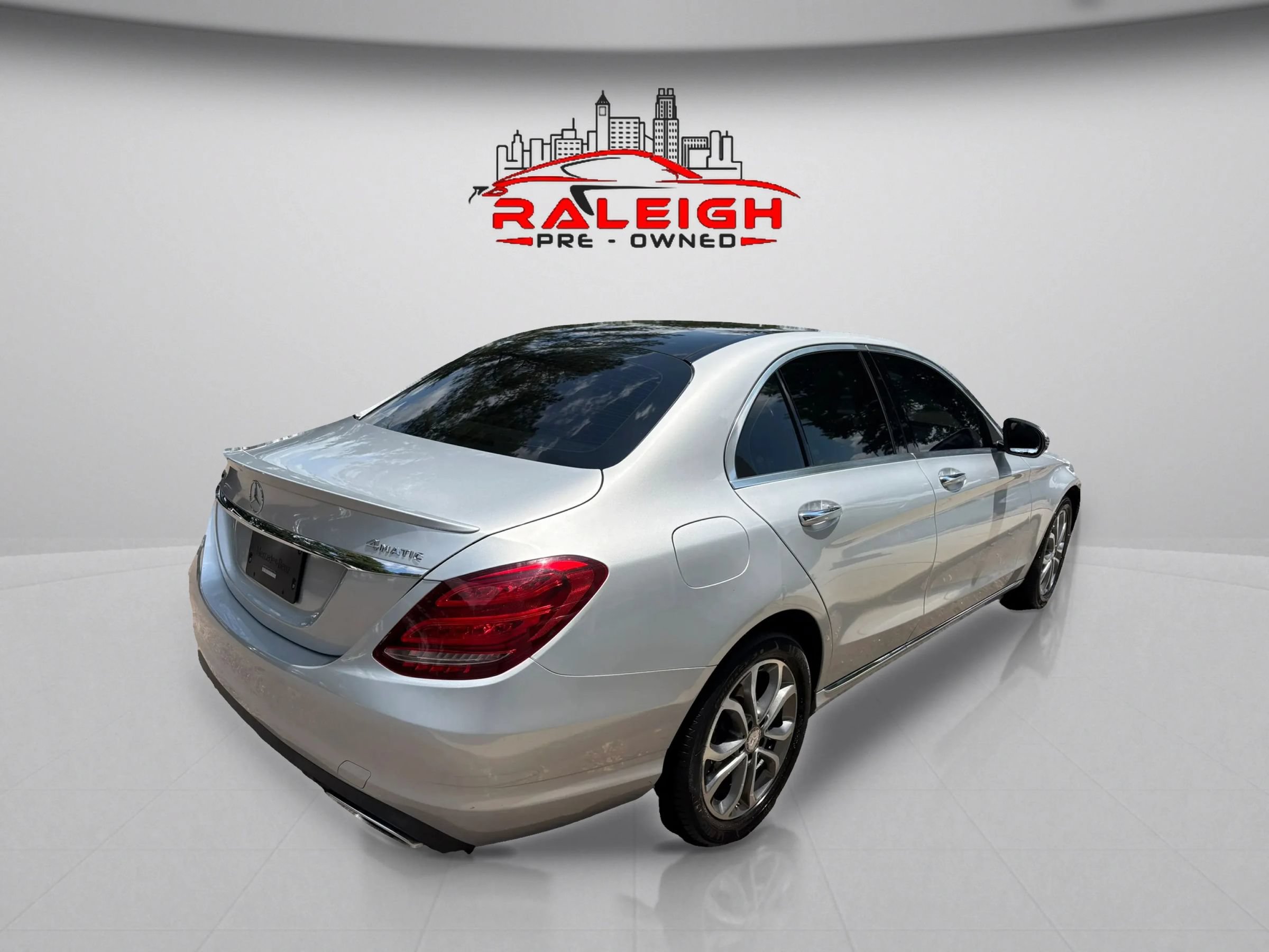 Used 2016 Mercedes-Benz C 300 4MATIC Sedan image 5