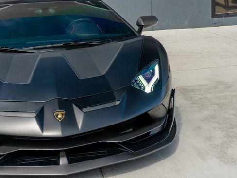 Used 2020 Lamborghini Aventador SVJ AWD/4WD image 32