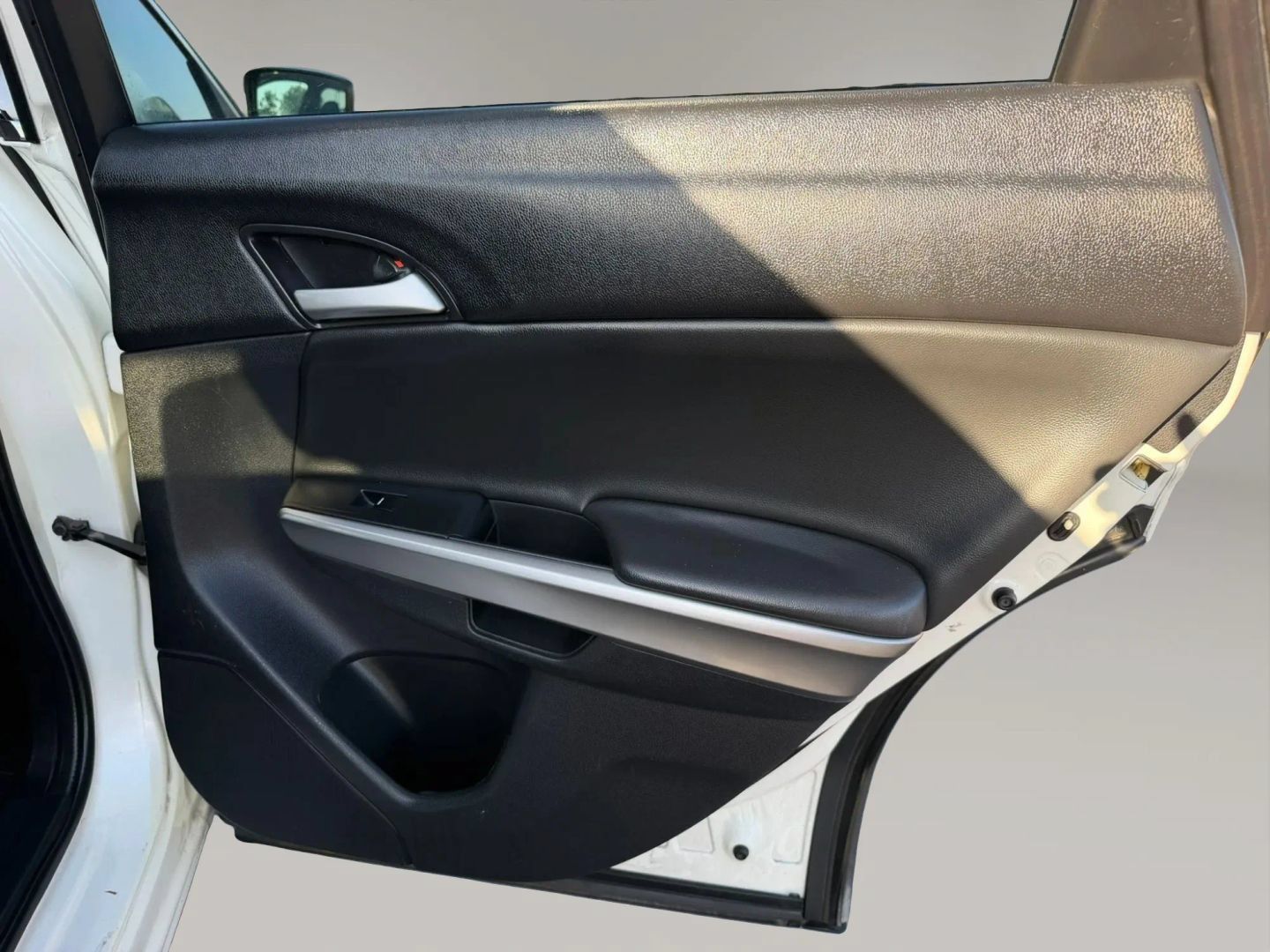 Used 2015 Honda Crosstour EX image 17
