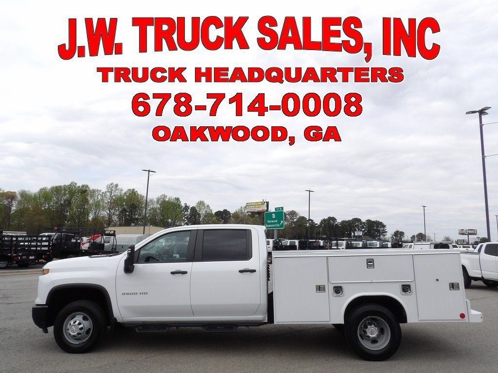 Used 2024 Chevrolet Silverado 3500 W/T w/ WT Convenience Package AWD/4WD image 2