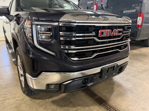 Used 2023 GMC Sierra 1500 SLT w/ SLT Premium Package AWD/4WD image 2