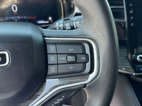 Used 2022 Jeep Wagoneer Series II w/ Premium Group I image 25