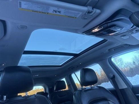 Used 2021 Jeep Grand Cherokee L Limited image 38