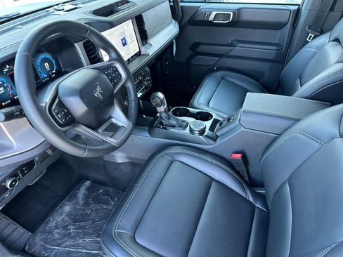 New 2025 Ford Bronco Outer Banks w/ Black Appearance Package image 9