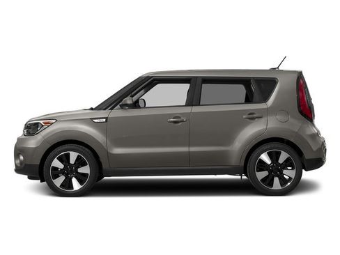 Used 2018 Kia Soul + image 3