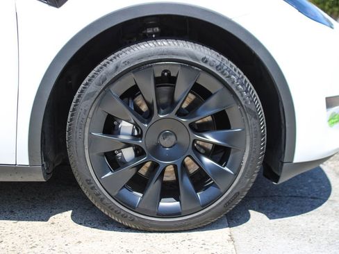 Used 2023 Tesla Model Y Long Range AWD/4WD image 39